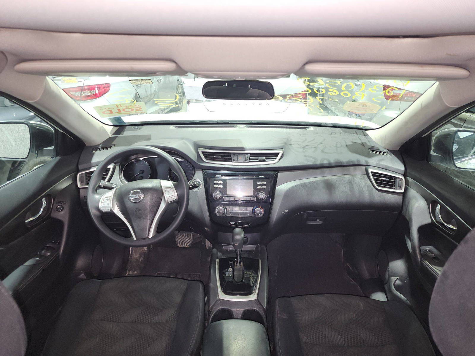 2015 NISSAN ROGUE — 165877 KM — Lot 12310562 — Al Quoz - Marhaba Auctions Used Cars - Image 6