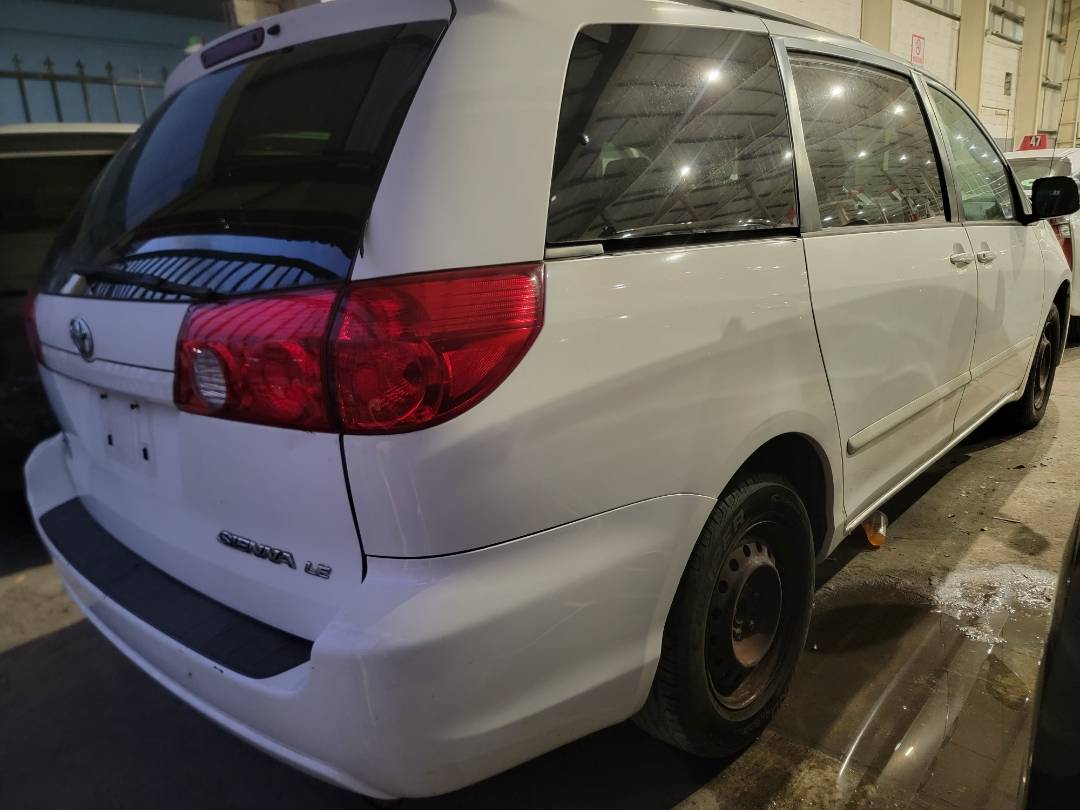 2008 TOYOTA SIENNA — 185267 Miles — Lot 38038575 - Marhaba Auctions Used Cars - Image 4