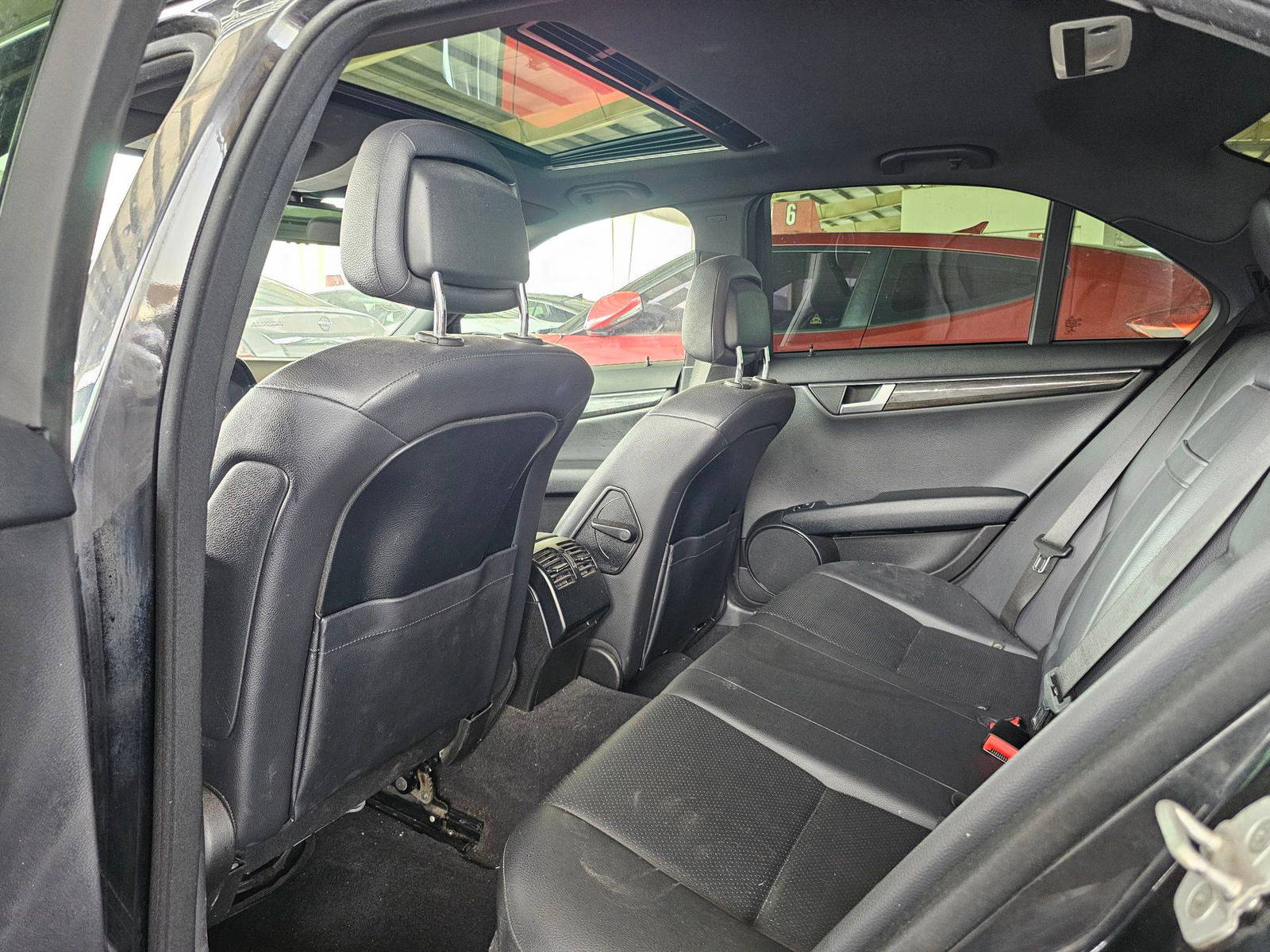 2014 MERCEDES BENZ C300 — 203694 KM — Lot 30061903 — Ind. 12 - Marhaba Auctions Used Cars - Image 6