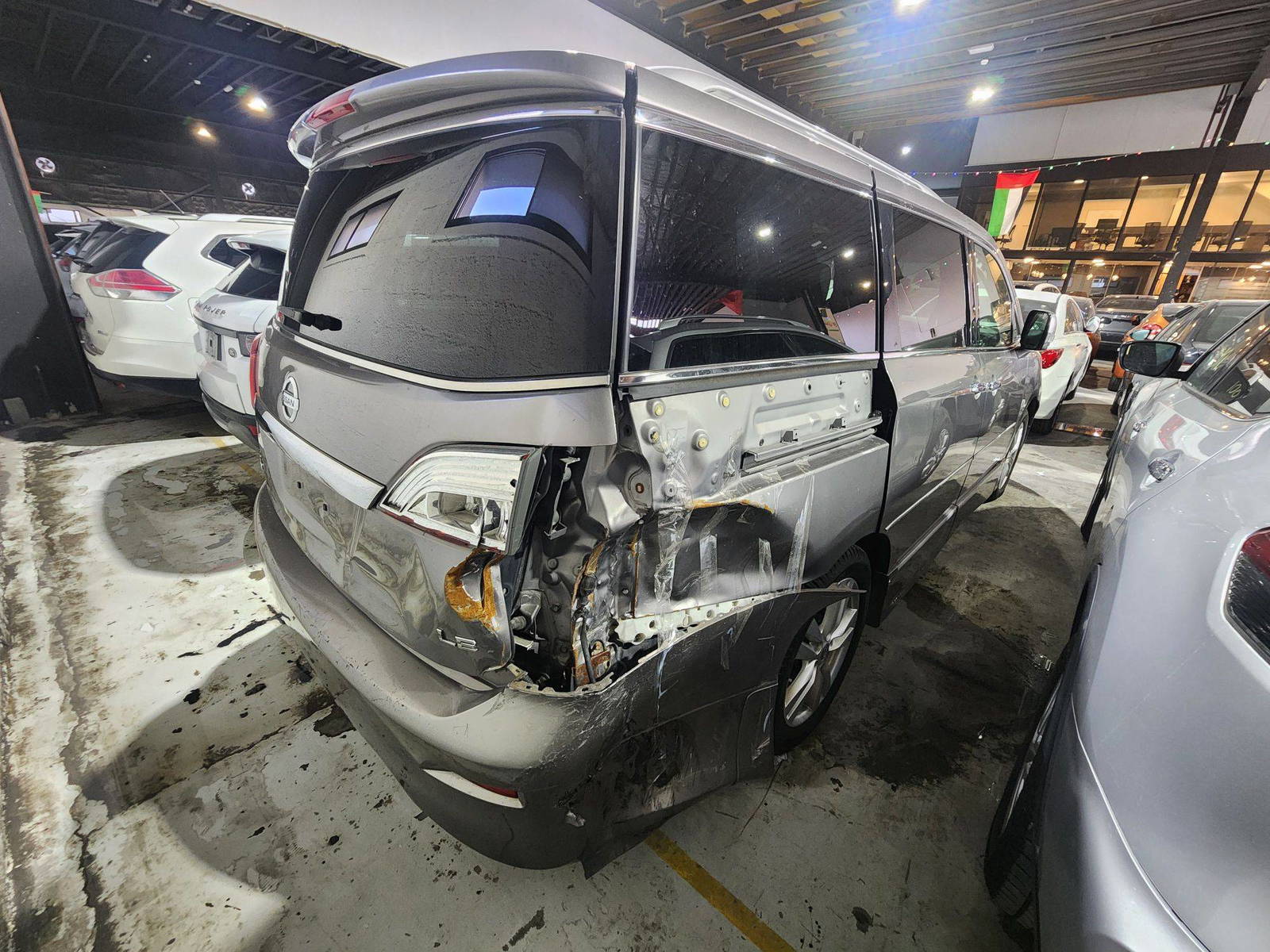2011 NISSAN QUEST — 184129 Miles — Lot B9005018 — Al Quoz - Marhaba Auctions Used Cars - Image 6