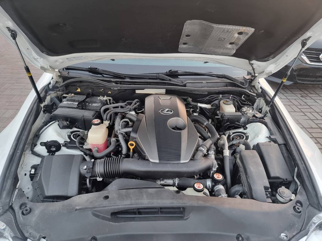 2016 LEXUS IS 200T — 96460 Miles — Lot 5033473 — Ind. 12 - Marhaba Auctions Used Cars - Image 11