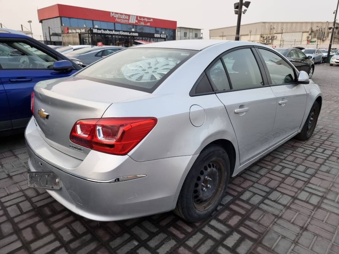 2015 CHEVROLET CRUIZE — 108497 KM — Lot 035467 — Souq - Marhaba Auctions Used Cars - Image 4