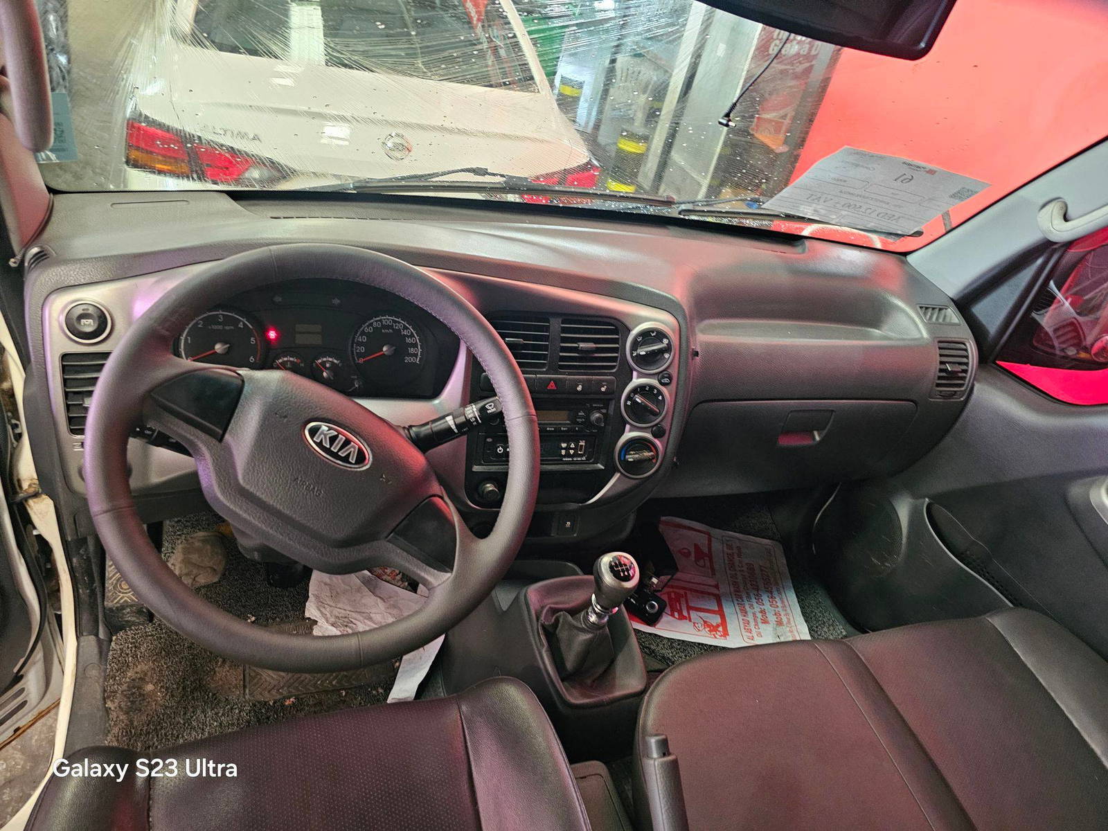 2015 KIA BONGO 3 — 226182 KM — Lot FK948314 — Main - Marhaba Auctions Used Cars - Image 9