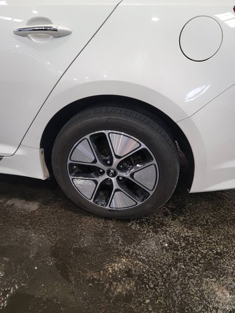2013 KIA K5 — 130508 KM — Lot 045105 — Main - Marhaba Auctions Used Cars - Image 9