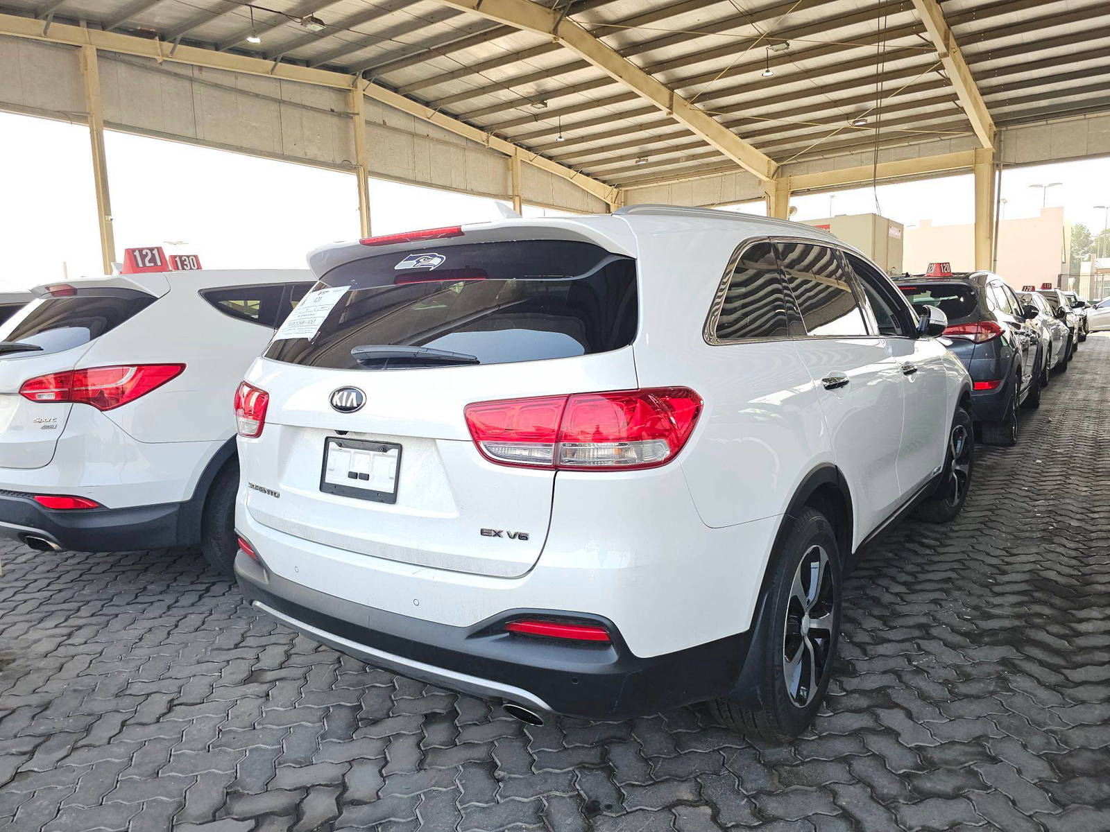 2018 KIA SORENTO — 102652 Miles — Lot A53JG384120 — Souq - Marhaba Auctions Used Cars - Image 3