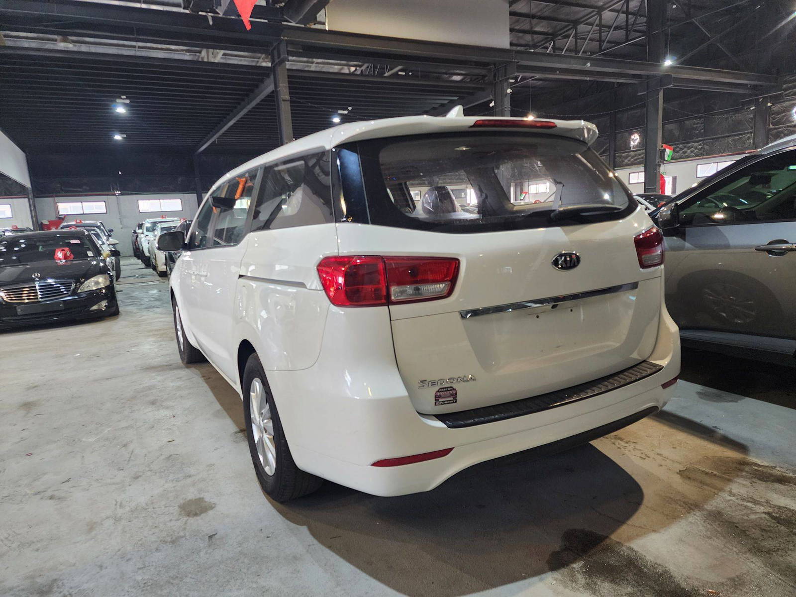 2018 KIA SEDONA — 136704 Miles — Lot 17J6408784 — Main - Marhaba Auctions Used Cars - Image 5