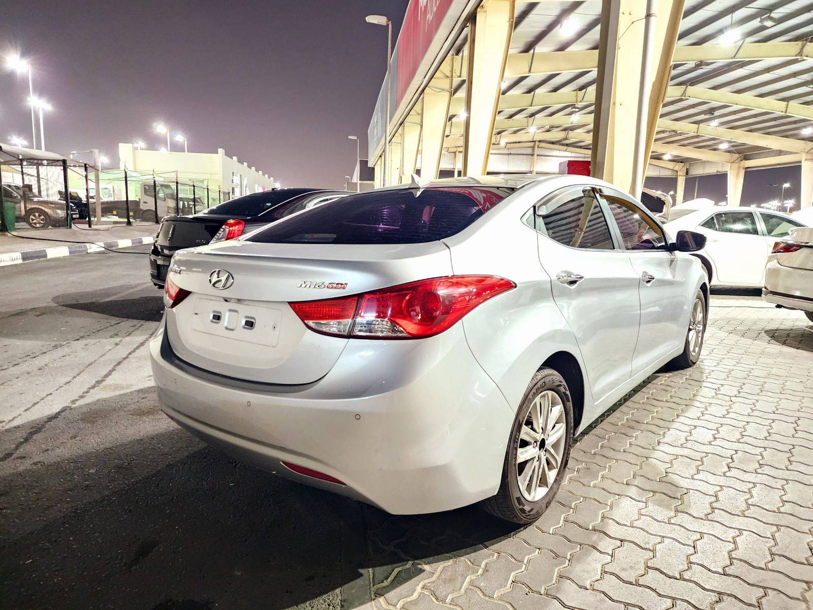2011 HYUNDAI AVANTE — 191596 KM — Lot BU128145 — Souq - Marhaba Auctions Used Cars - Image 4