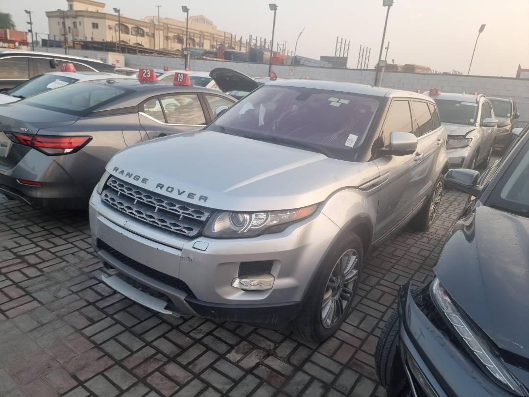2012 LAND ROVER RANGE ROVER EVOQUE — 112916 Miles — Lot H638246 — Souq - Marhaba Auctions Used Cars - Image 3