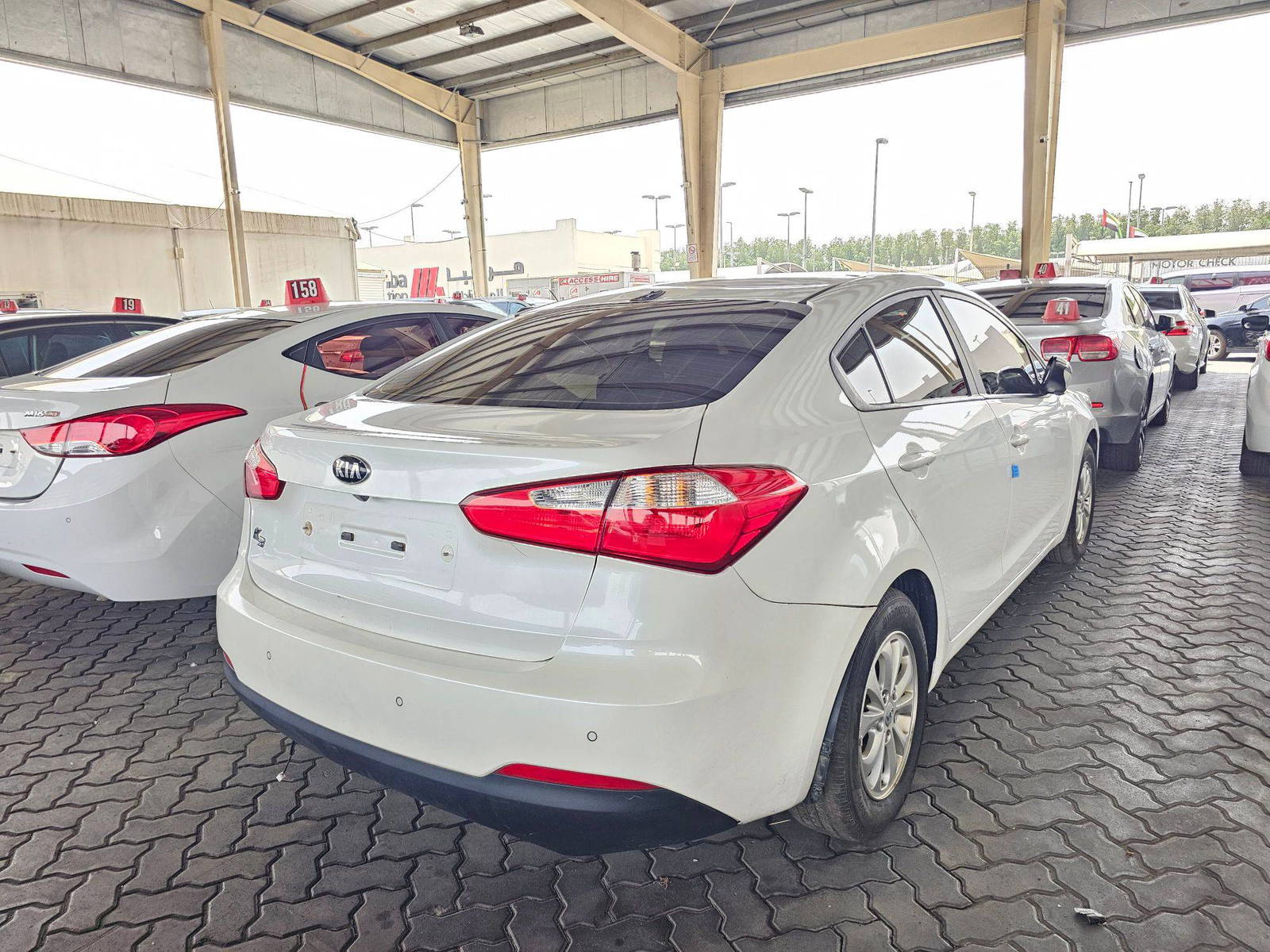 2015 KIA K3 — 186313 KM — Lot 912771 — Souq - Marhaba Auctions Used Cars - Image 5