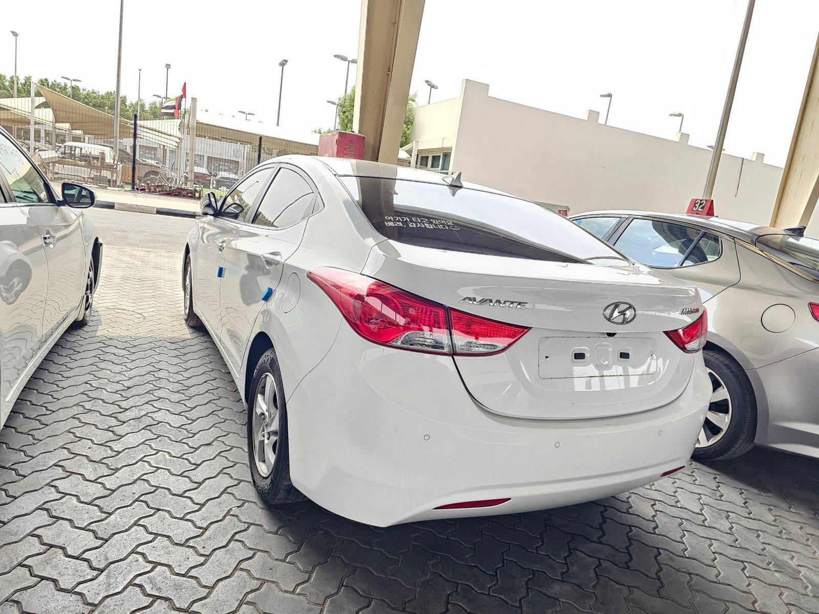 2012 HYUNDAI AVANTE — 200830 KM — Lot 590171 — Ind. 12 - Marhaba Auctions Used Cars - Image 5