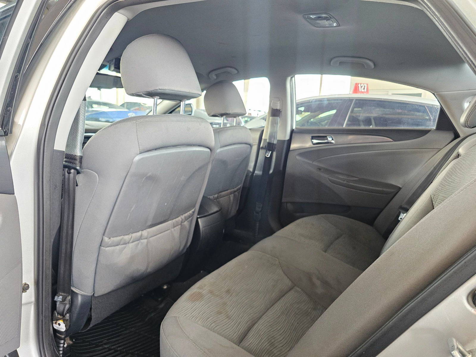 2015 HYUNDAI SONATA — 205312 Miles — Lot 42FA135727 — Souq - Marhaba Auctions Used Cars - Image 6