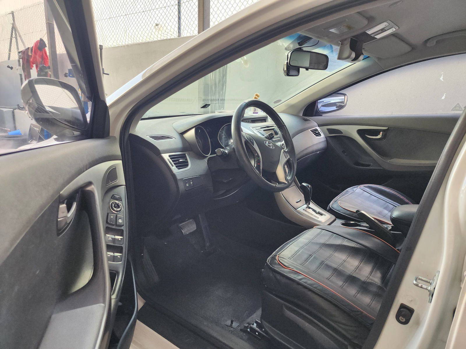 2011 HYUNDAI AVANTE — 212235 KM — Lot 94744 — Souq - Marhaba Auctions Used Cars - Image 9