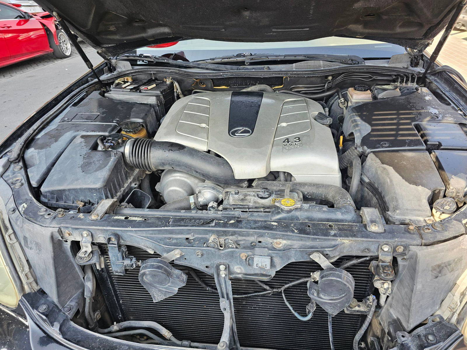 2004 LEXUS LS 430 — 350624 Miles — Lot 6F740147315 — Souq - Marhaba Auctions Used Cars - Image 11