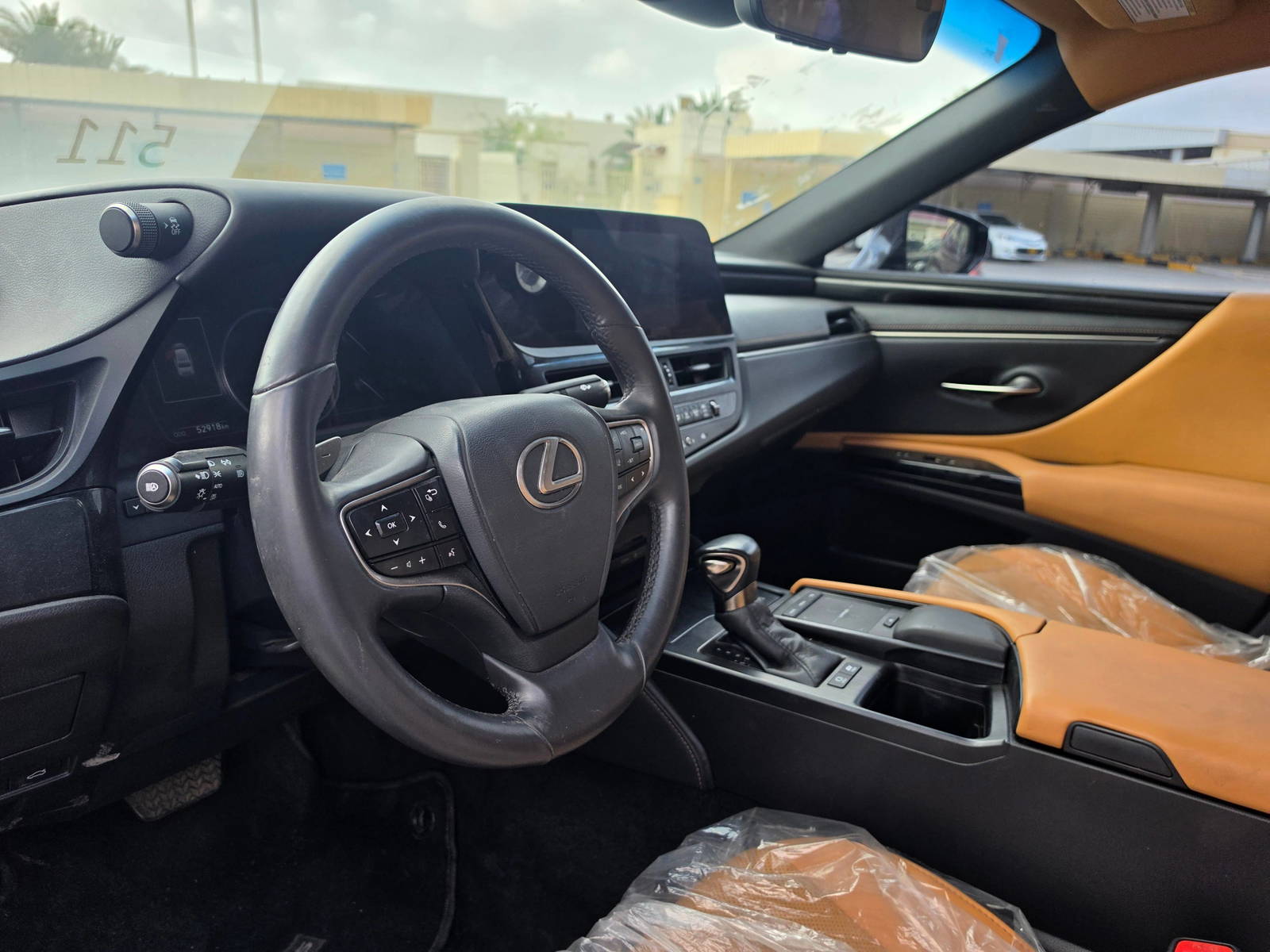 2022 LEXUS ES 300H — 153918 KM — Lot 37986558 - Marhaba Auctions Used Cars - Image 9