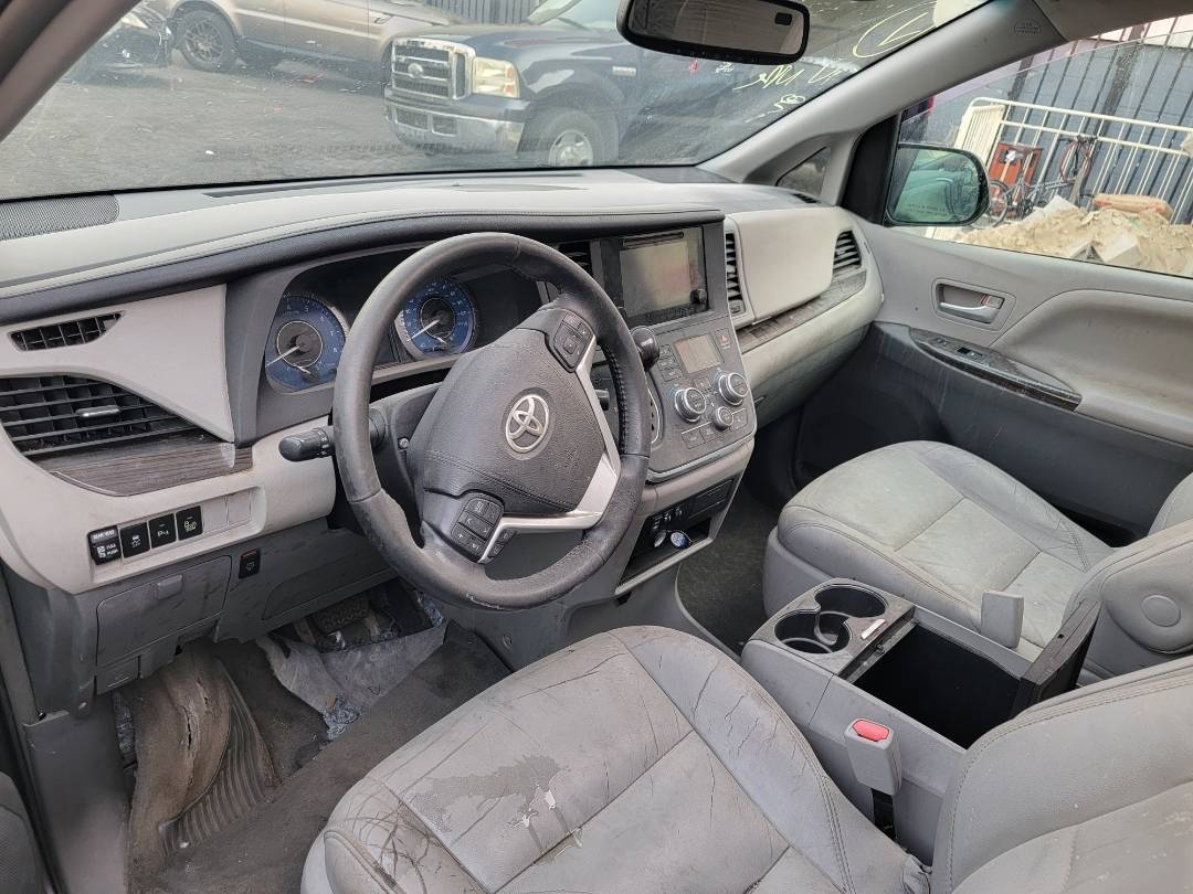 2015 TOYOTA SIENNA — 207787 Miles — Lot FS686664 — Main - Marhaba Auctions Used Cars - Image 7
