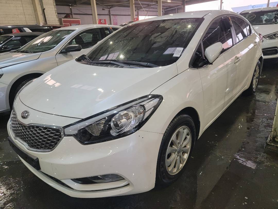 2013 KIA K3 — 156650 KM — Lot 037360 — Main - Marhaba Auctions Used Cars - Image 5
