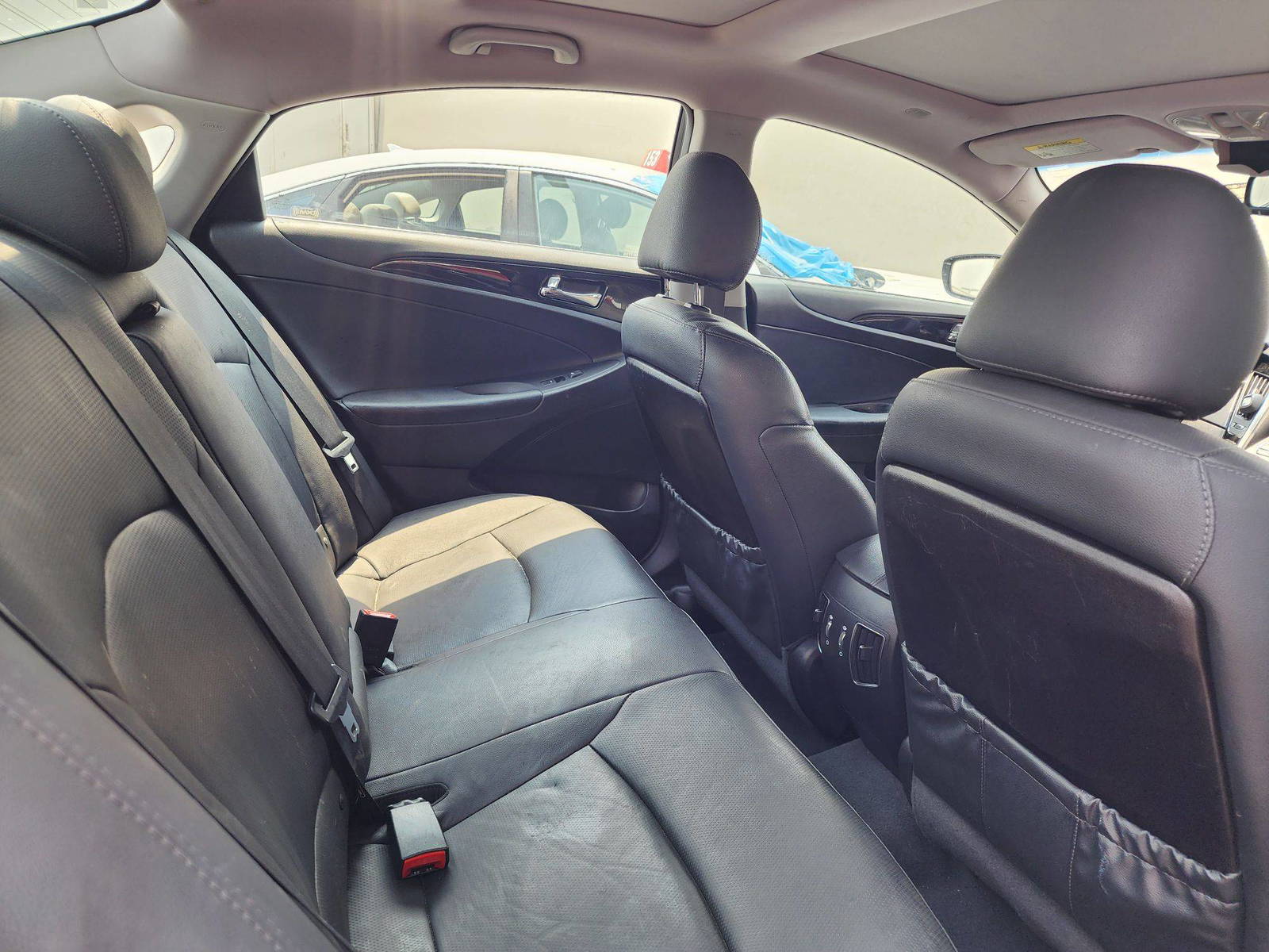 2013 HYUNDAI SONATA — 232953 Miles — Lot 9317 — Souq - Marhaba Auctions Used Cars - Image 5
