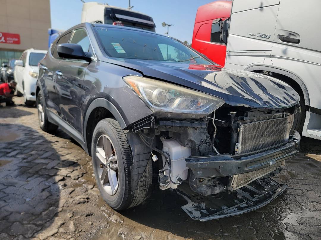 2017 HYUNDAI SANTA FE — 100582 Miles — Lot 450506 — Souq - Marhaba Auctions Used Cars - Image 4