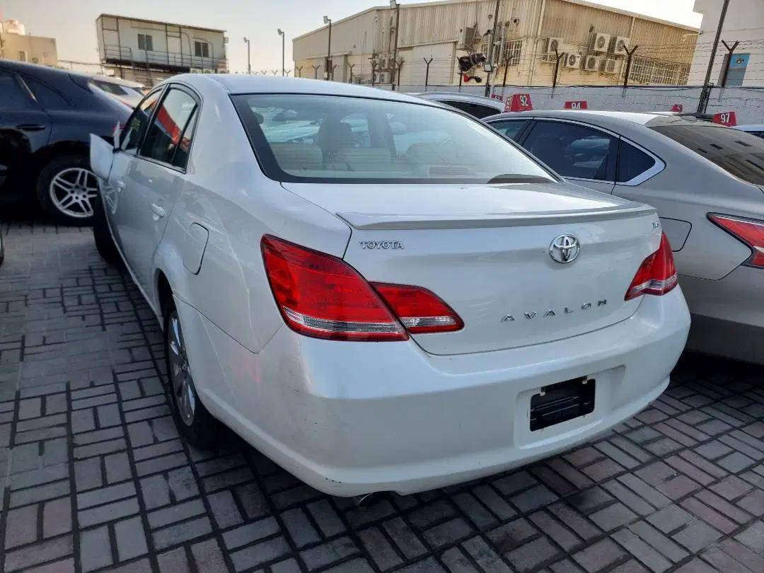 TOYOTA AVALON