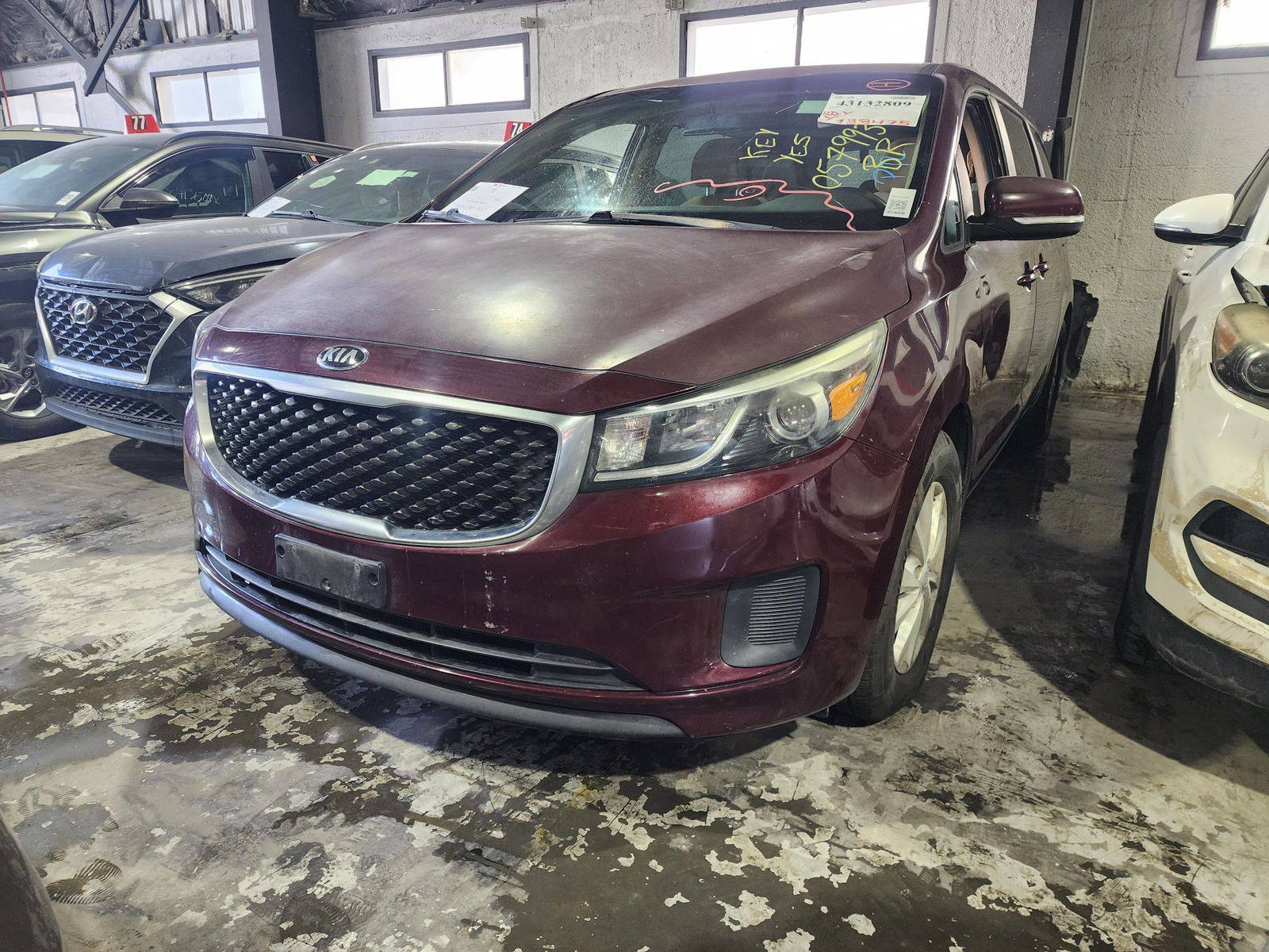 2015 KIA SEDONA — 138476 Miles — Lot 43132809 — Al Quoz - Marhaba Auctions Used Cars - Image 4