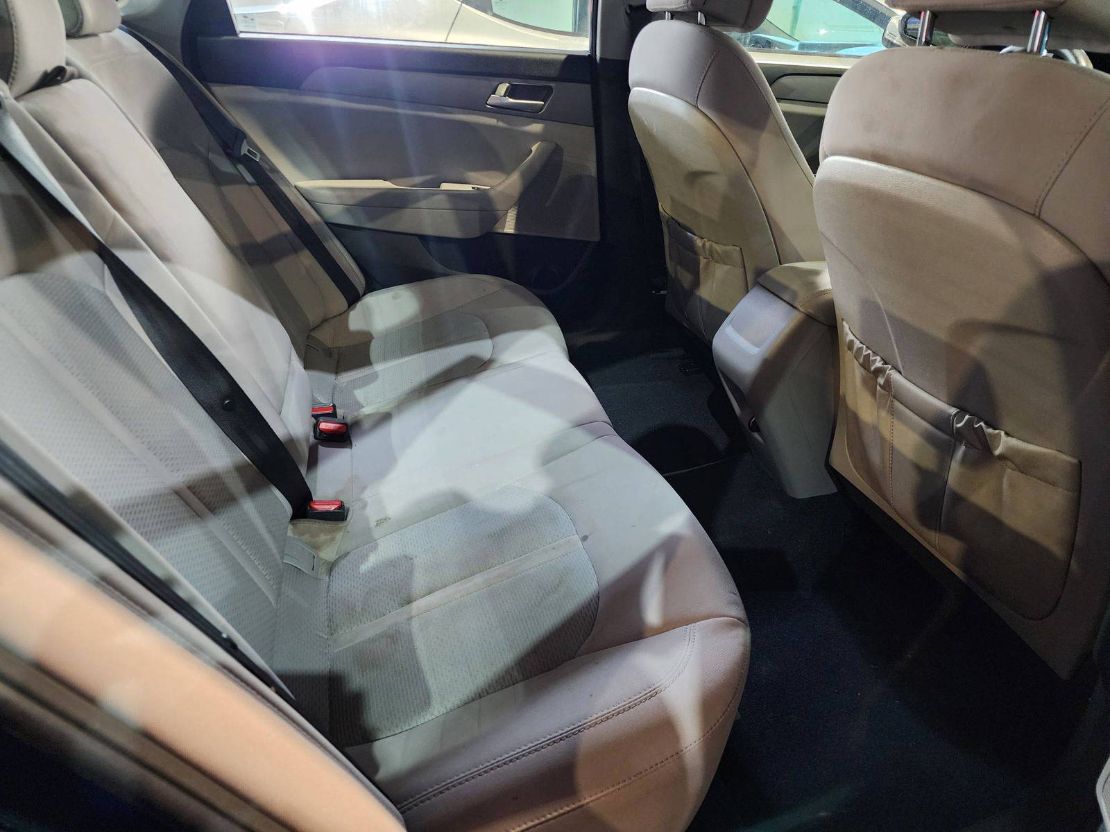 2015 HYUNDAI SONATA — 183337 Miles — Lot 076046 — Al Quoz - Marhaba Auctions Used Cars - Image 7