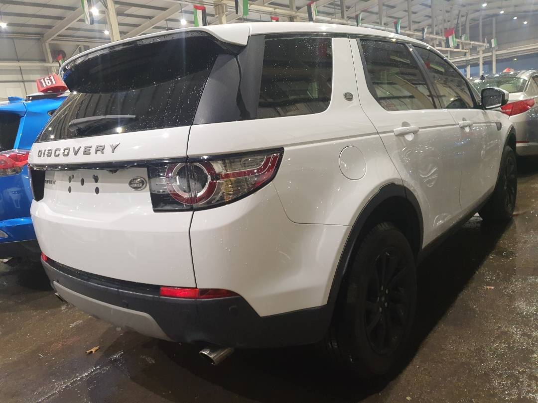 2016 LAND ROVER DISCOVERY — 130293 Miles — Lot 36718075 — Main - Marhaba Auctions Used Cars - Image 4