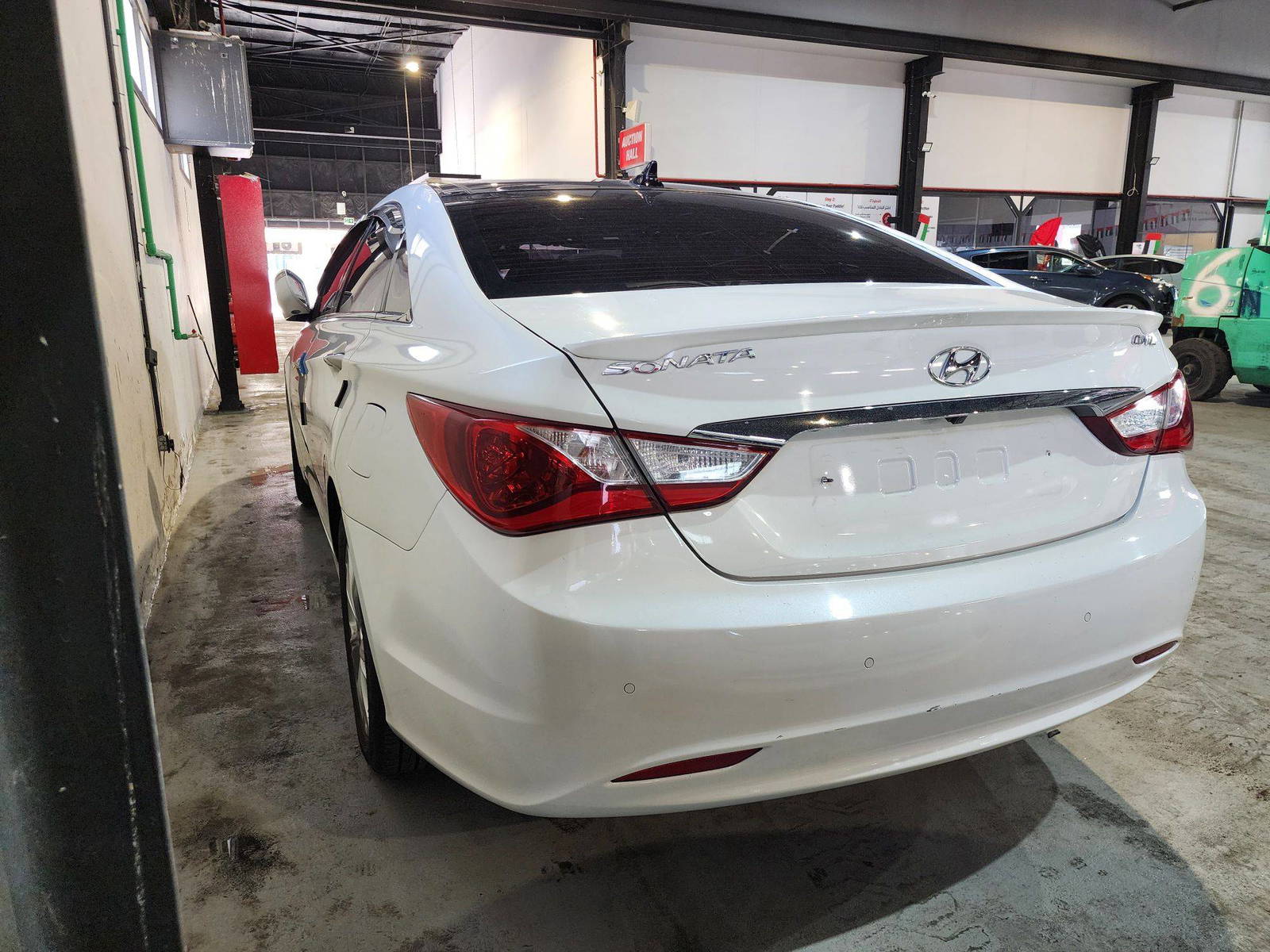 2012 HYUNDAI SONATA — 197871 KM — Lot 451460 — Al Quoz - Marhaba Auctions Used Cars - Image 5