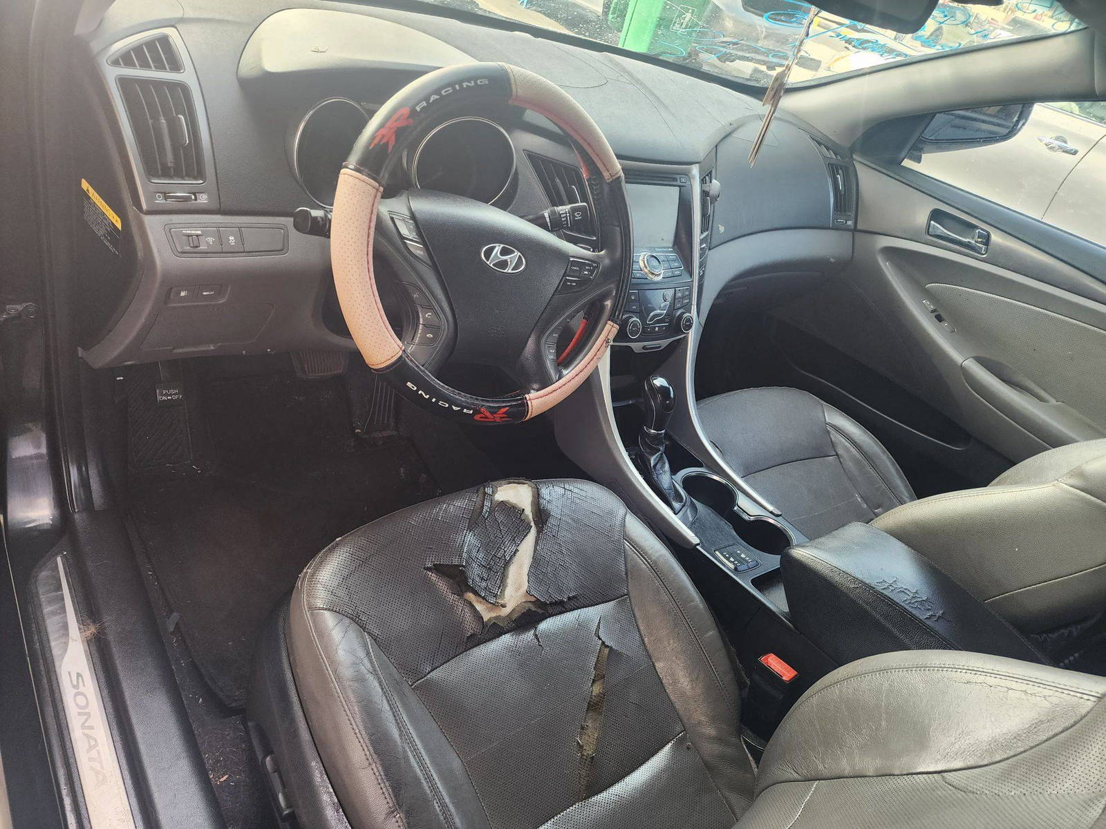 2012 HYUNDAI SONATA — 184852 Miles — Lot 37312199 - Marhaba Auctions Used Cars - Image 4