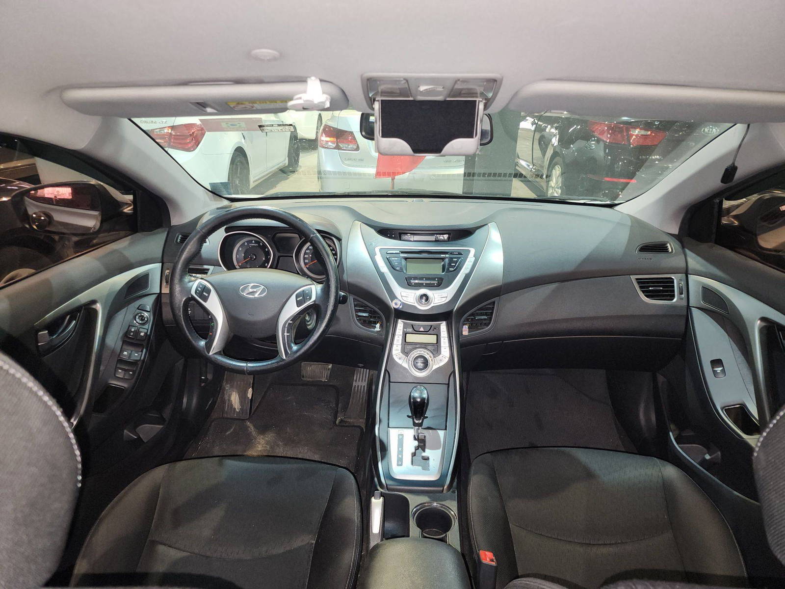 2011 HYUNDAI AVANTE — 213913 KM — Lot 057469 — Al Quoz - Marhaba Auctions Used Cars - Image 8