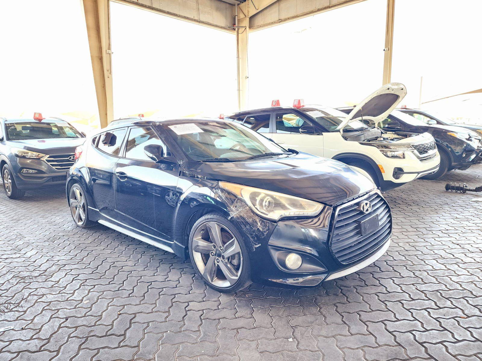 2013 HYUNDAI VELOSTER — 161183 Miles — Lot 0DU121249 — Souq - Marhaba Auctions Used Cars - Image 4