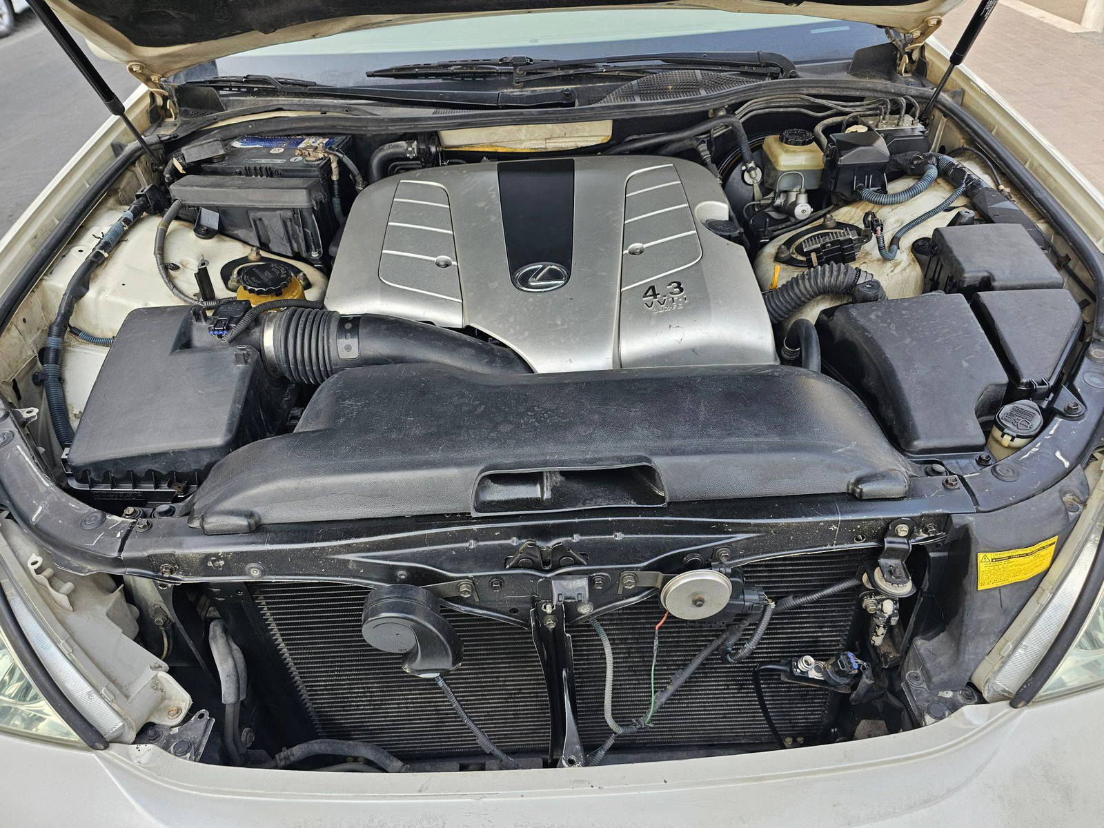 2002 LEXUS LS 430 — 215015 Miles — Lot 059116 — Souq - Marhaba Auctions Used Cars - Image 11