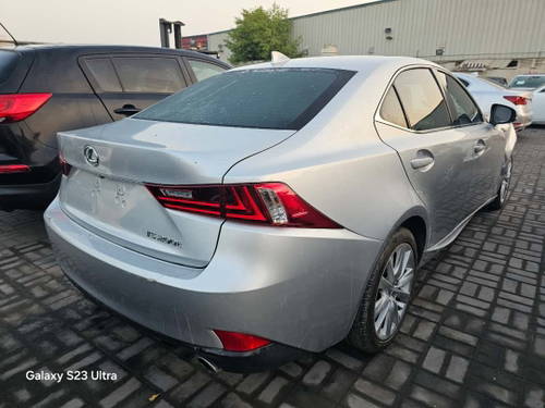 LEXUS IS 200T