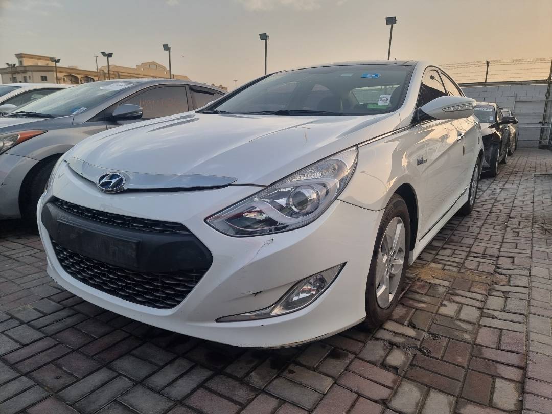 2012 HYUNDAI SONATA — 226199 KM — Lot 013289 — Souq - Marhaba Auctions Used Cars - Image 4