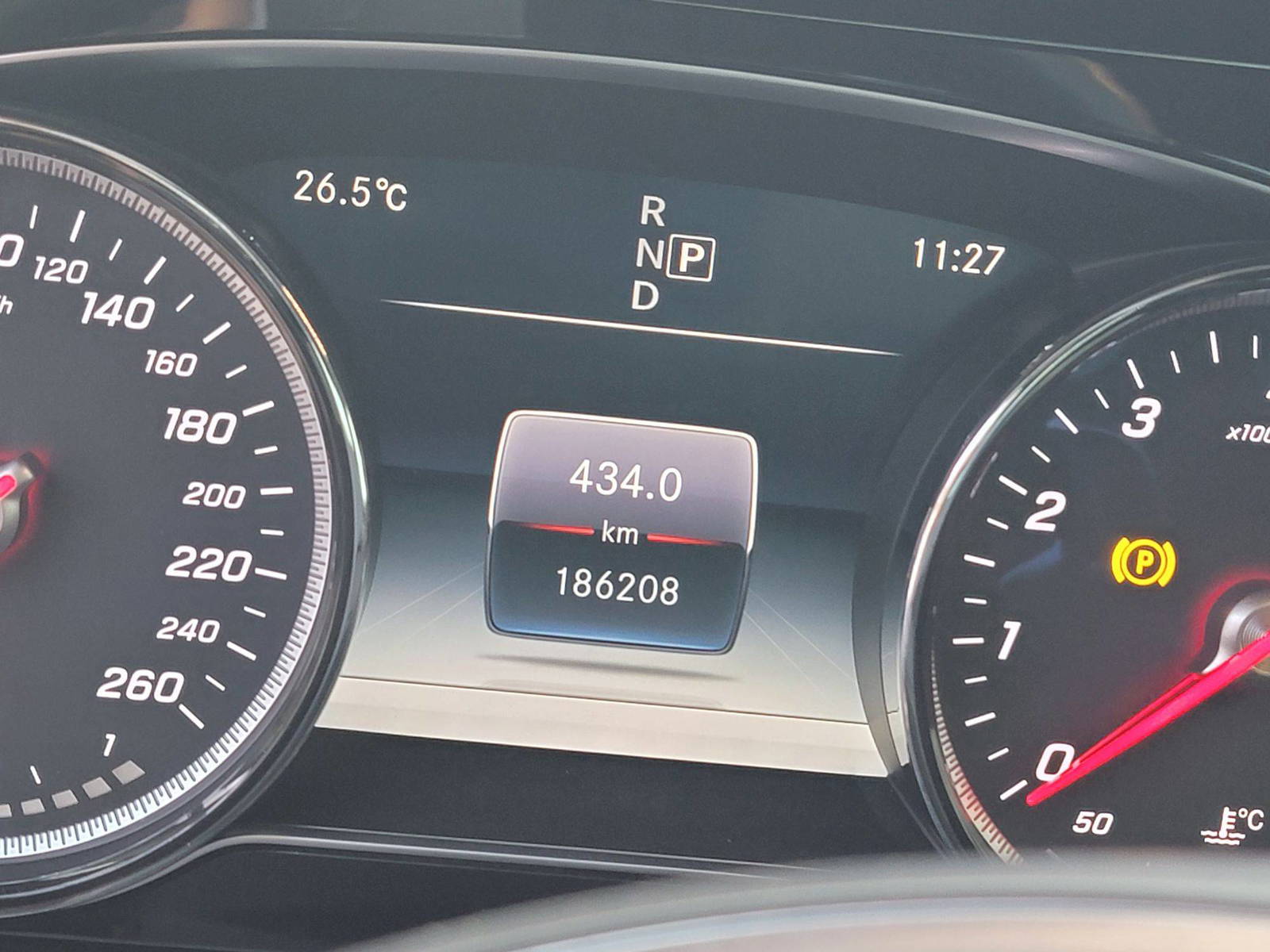 2018 MERCEDES BENZ E-300 — 186208 KM — Lot 374968 - Marhaba Auctions Used Cars - Image 9
