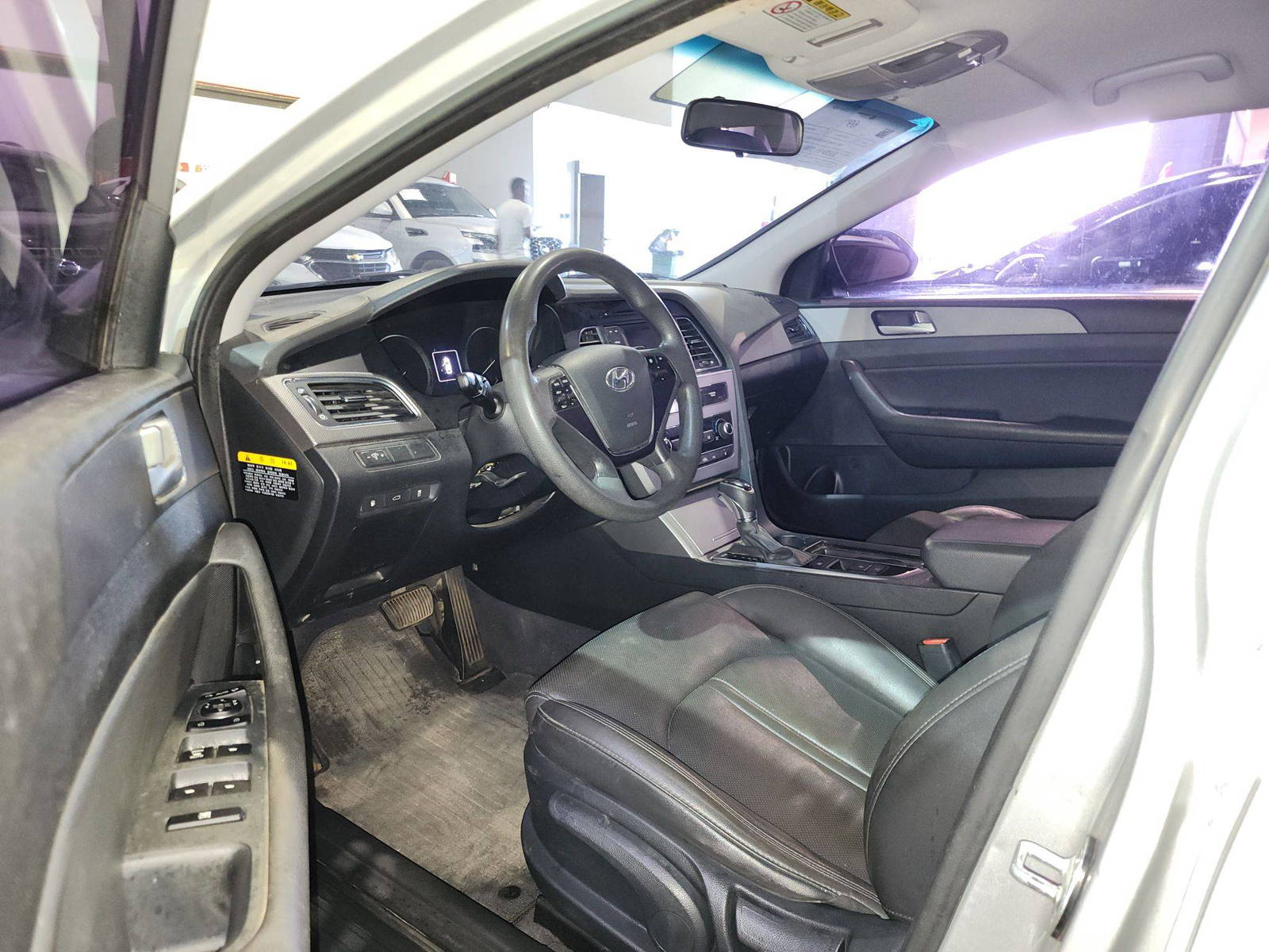 2016 HYUNDAI SONATA — 160756 KM — Lot 215211 — Al Quoz - Marhaba Auctions Used Cars - Image 9