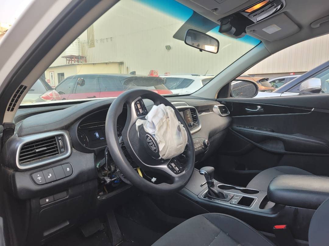 2020 KIA SORENTO — 46 788 Miles — Lot 38LG708781 — Souq - Marhaba Auctions Used Cars - Image 6
