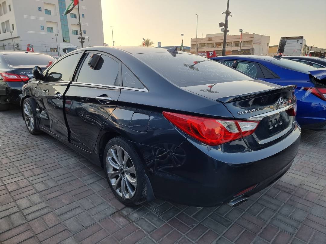 2011 HYUNDAI SONATA — 200998 Miles — Lot 215487 — Main - Marhaba Auctions Used Cars - Image 4