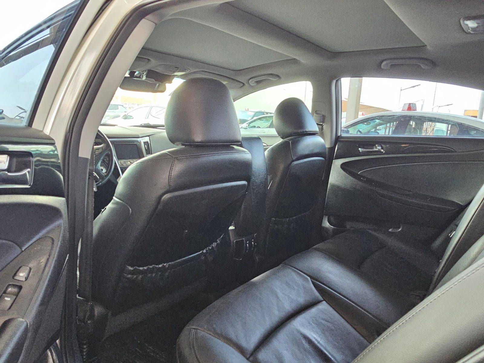 2013 HYUNDAI SONATA — 196886 KM — Lot 45707125 — Souq - Marhaba Auctions Used Cars - Image 6
