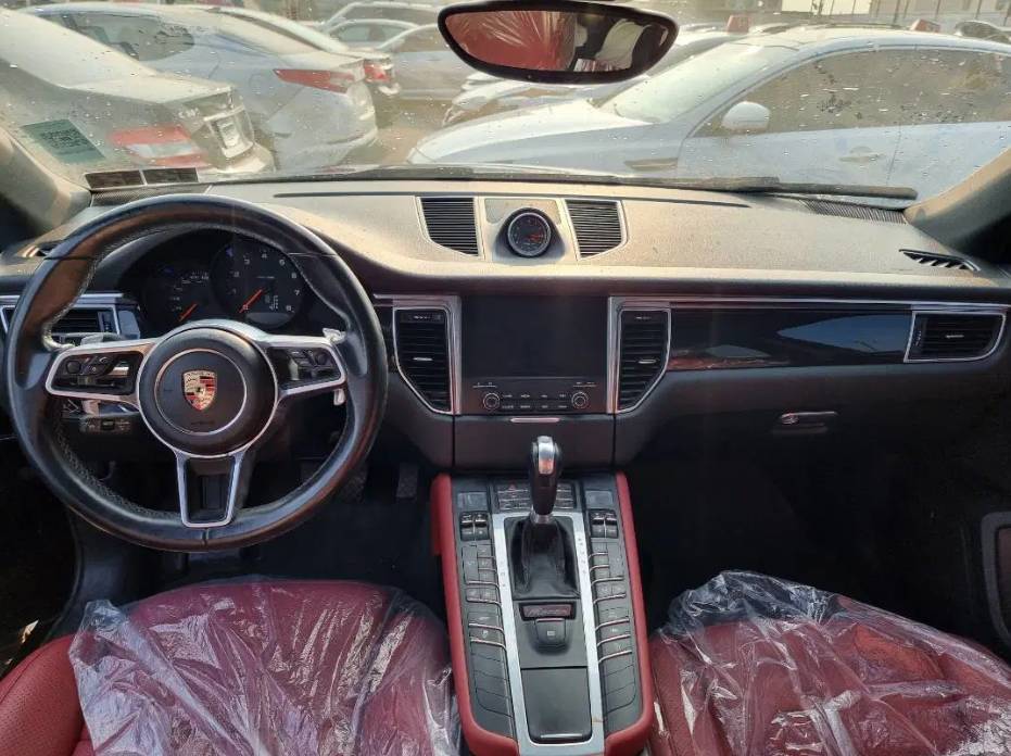 PORSCHE MACAN 2017 - Marhaba Auction Used Cars - Image 3