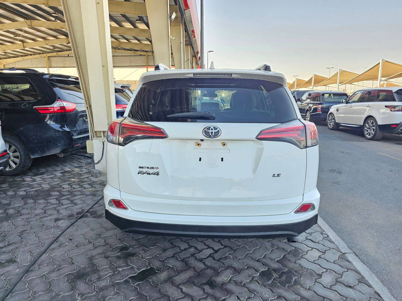 2018 TOYOTA RAV4 — 84132 Miles — Lot 1JJ209113 — Souq - Marhaba Auctions Used Cars - Image 4