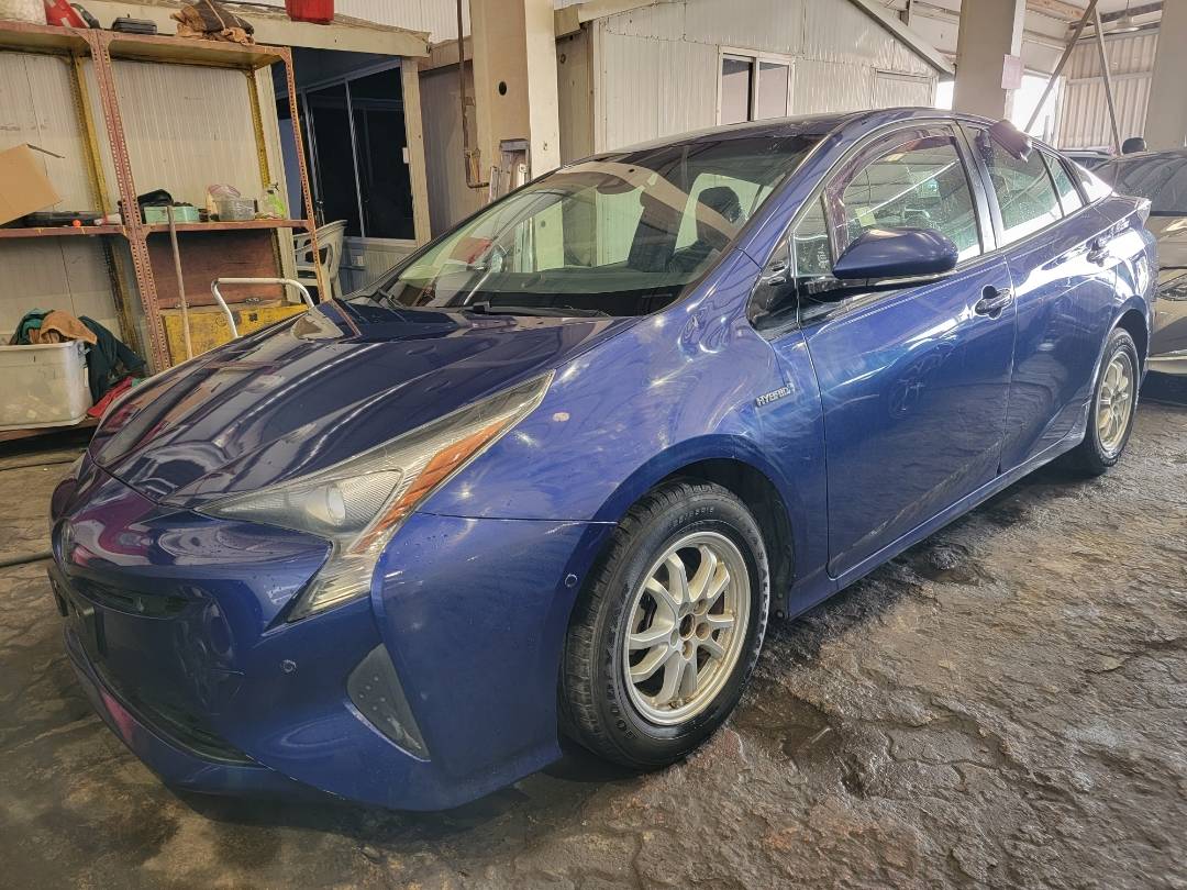 2018 TOYOTA PRIUS — 148655 Miles — Lot 057588 — Main - Marhaba Auctions Used Cars - Image 5