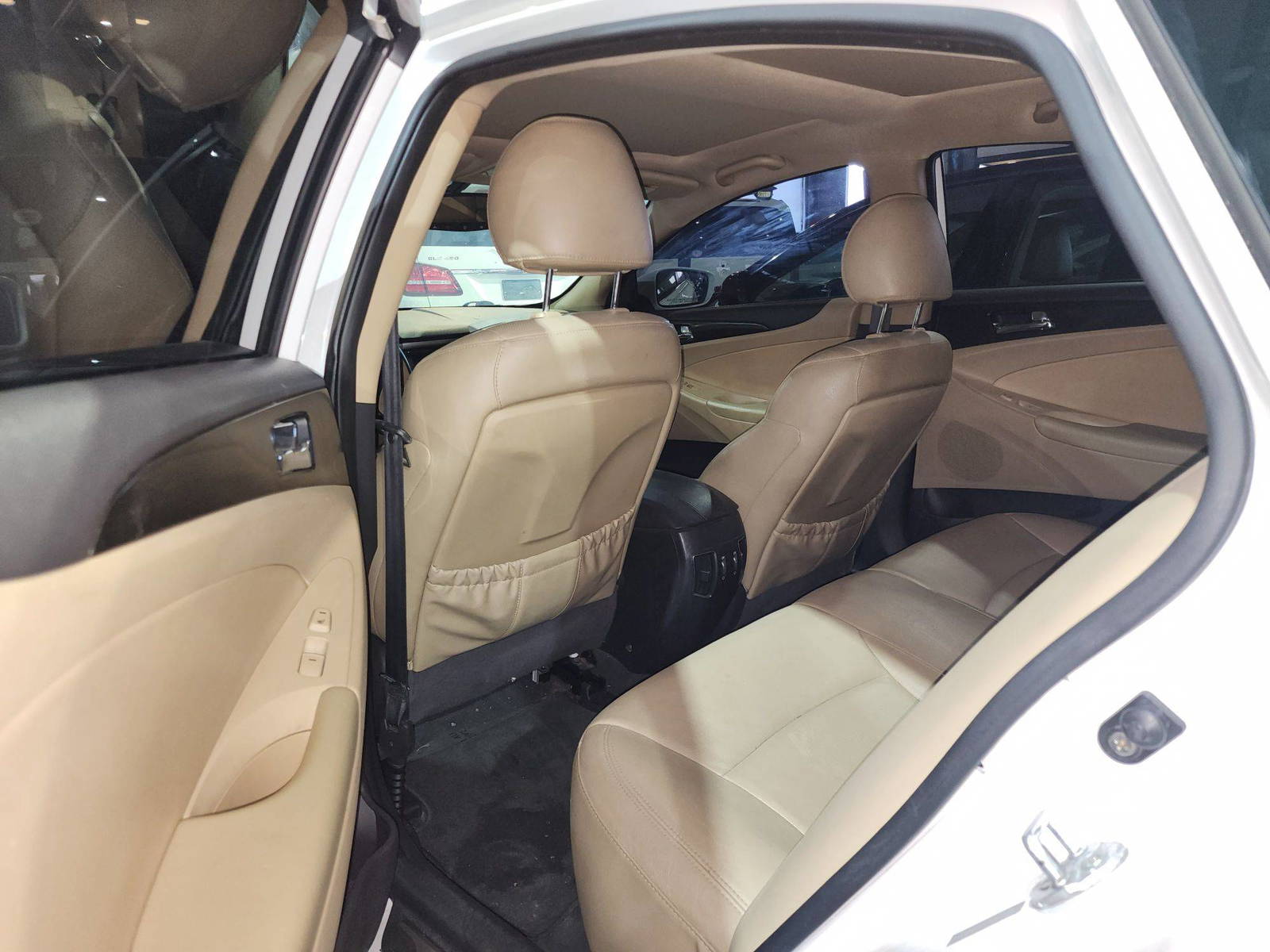 2012 HYUNDAI SONATA — 186358 Miles — Lot 42247788 — Al Quoz - Marhaba Auctions Used Cars - Image 7