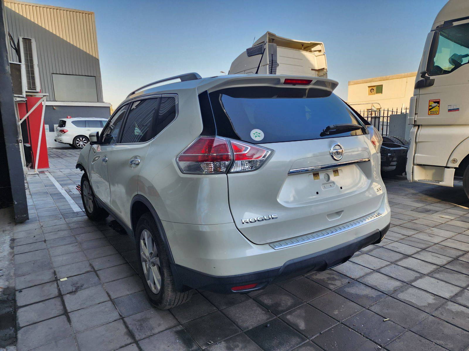 2016 NISSAN ROGUE — 180912 Miles — Lot 33647 — Main - Marhaba Auctions Used Cars - Image 4