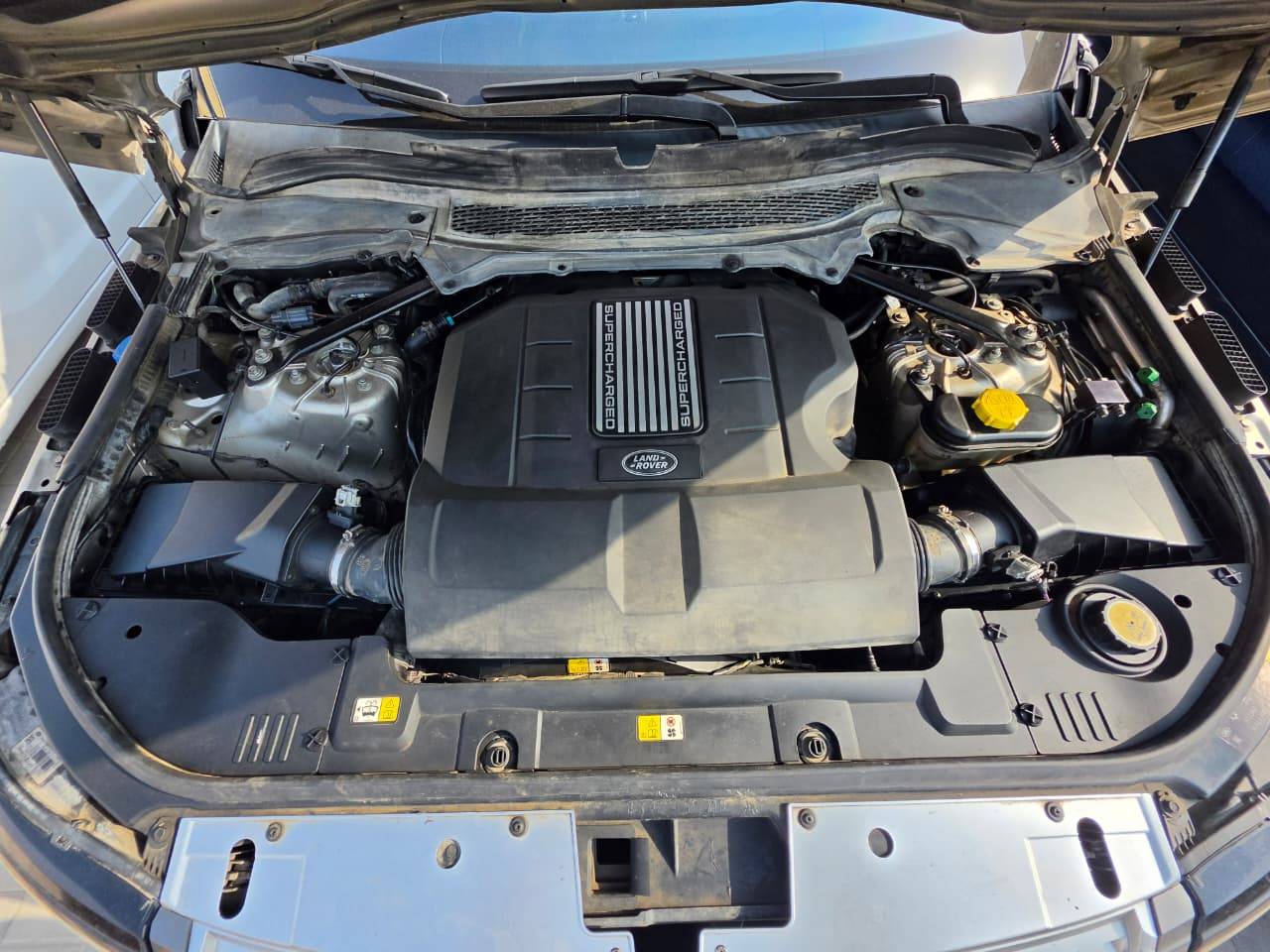 2016 LAND ROVER RANGE ROVER SUPERCHARGED — 190096 KM — Lot GA287260 - Marhaba Auctions Used Cars - Image 11