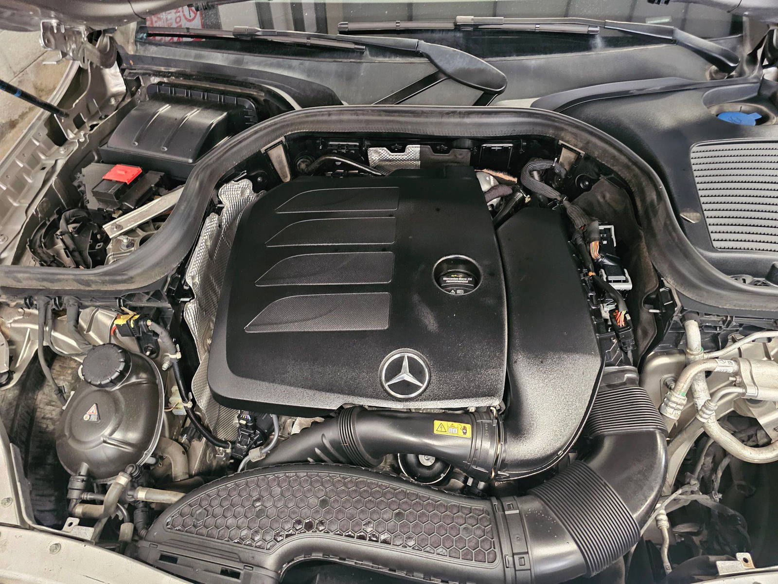 2020 MERCEDES BENZ GLC-300 — 82421 Miles — Lot 0LV257651 — Souq - Marhaba Auctions Used Cars - Image 12