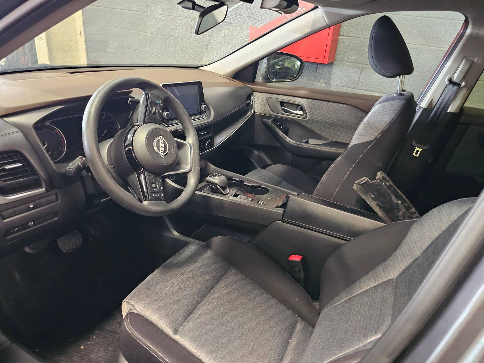NISSAN ROGUE 2023 - Marhaba Auction Used Cars - Image 8