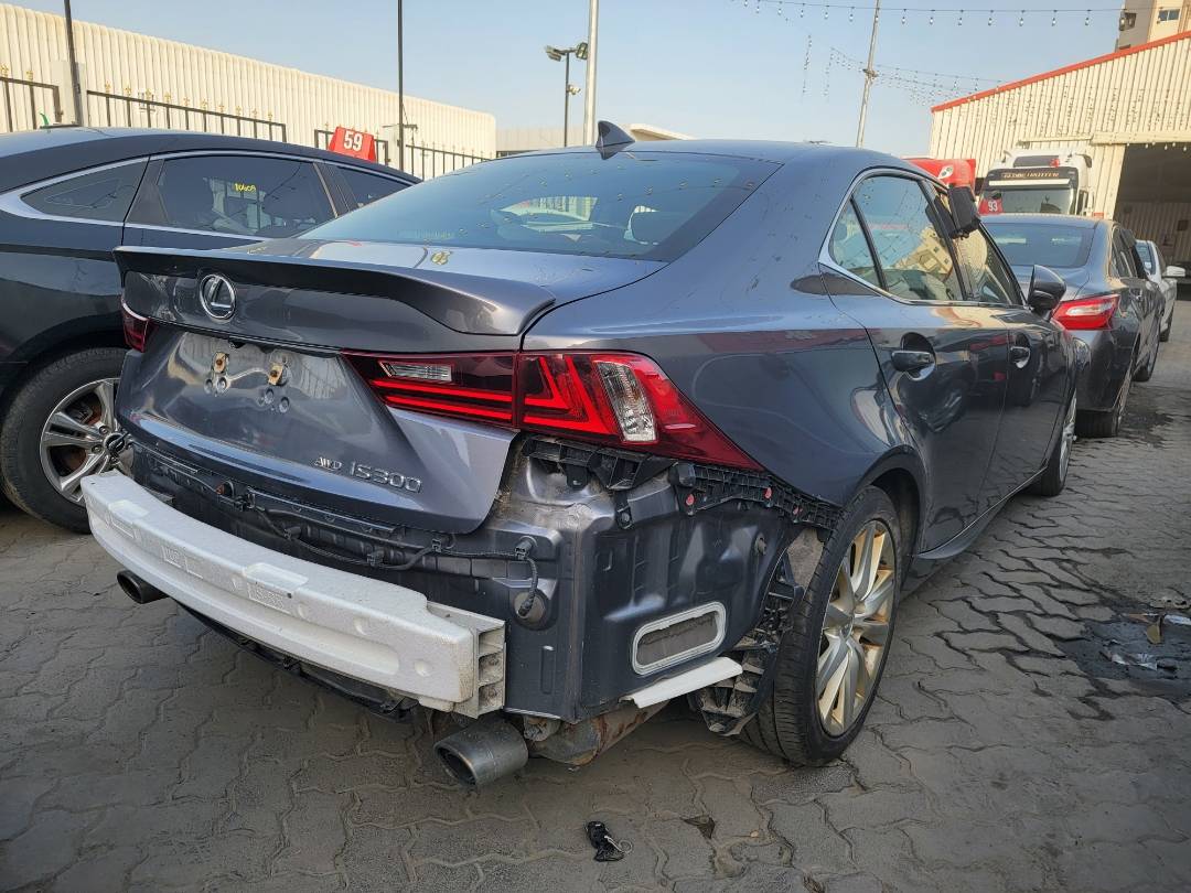 2016 LEXUS IS 300 — 154885 Miles — Lot 007518 — Souq - Marhaba Auctions Used Cars - Image 3