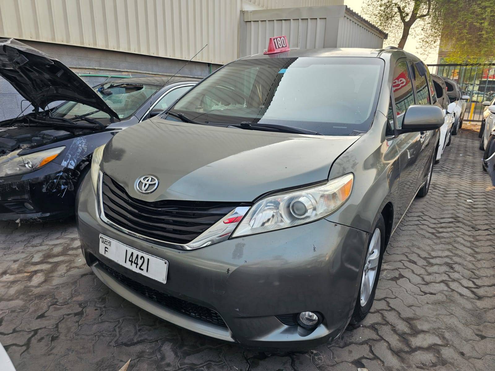 2013 TOYOTA SIENNA — Lot DS326949 — Main - Marhaba Auctions Used Cars - Image 2