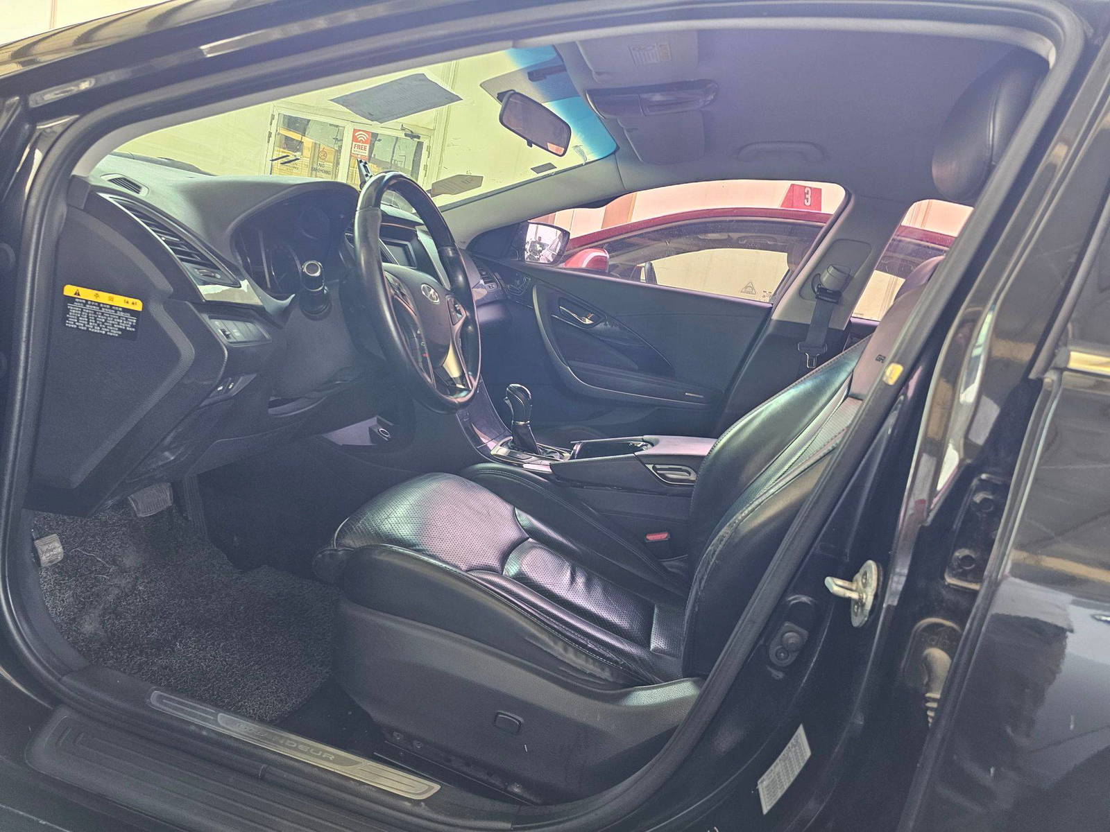 HYUNDAI GRANDEUR 2011 - Marhaba Auction Used Cars - Image 16