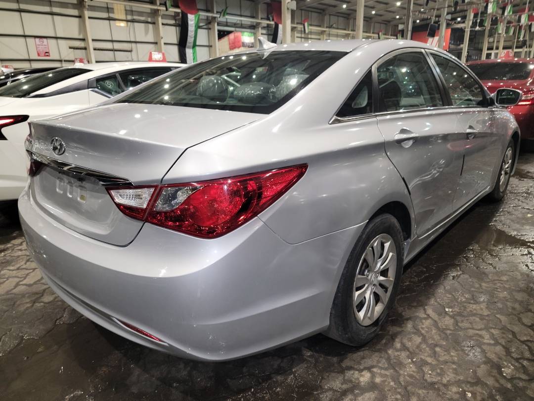 2011 HYUNDAI SONATA — 205280 Miles — Lot H007316 - Marhaba Auctions Used Cars - Image 4